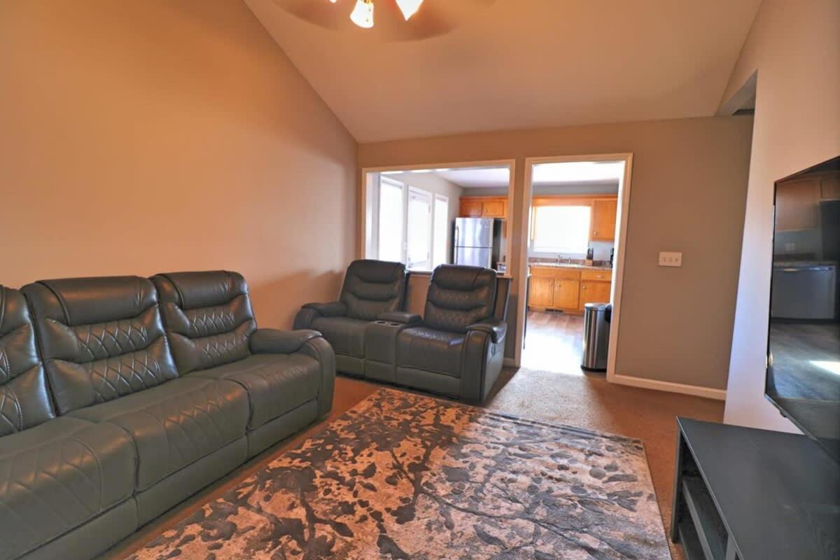 Holiday home Beautiful Cul-de-sac With A Fenced In Yard! *