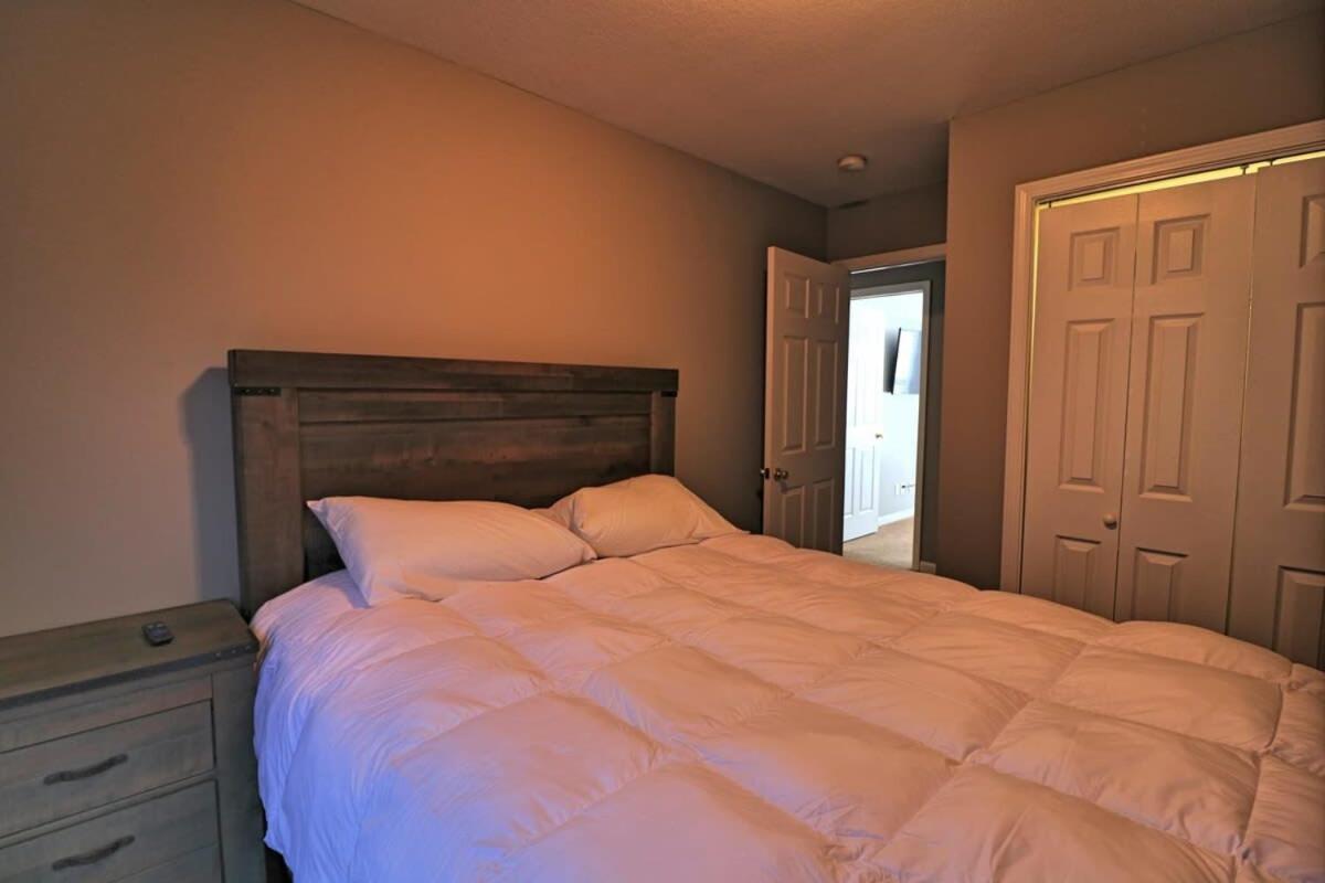 Beautiful Cul-de-sac With A Fenced In Yard! Holiday home
