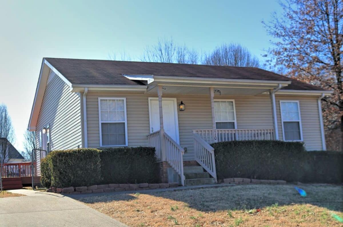 Beautiful Cul-de-sac With A Fenced In Yard! * Clarksville