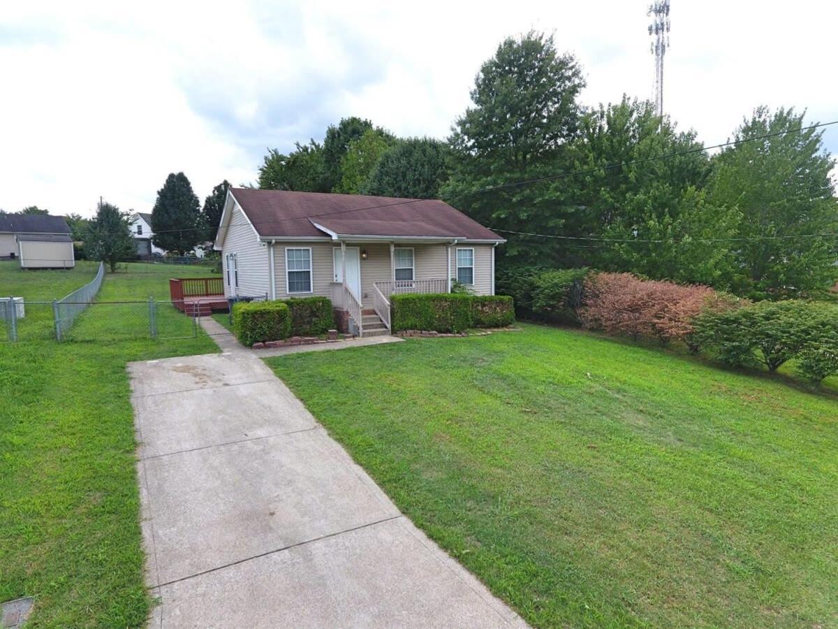 Beautiful Cul-de-sac With A Fenced In Yard! Clarksville